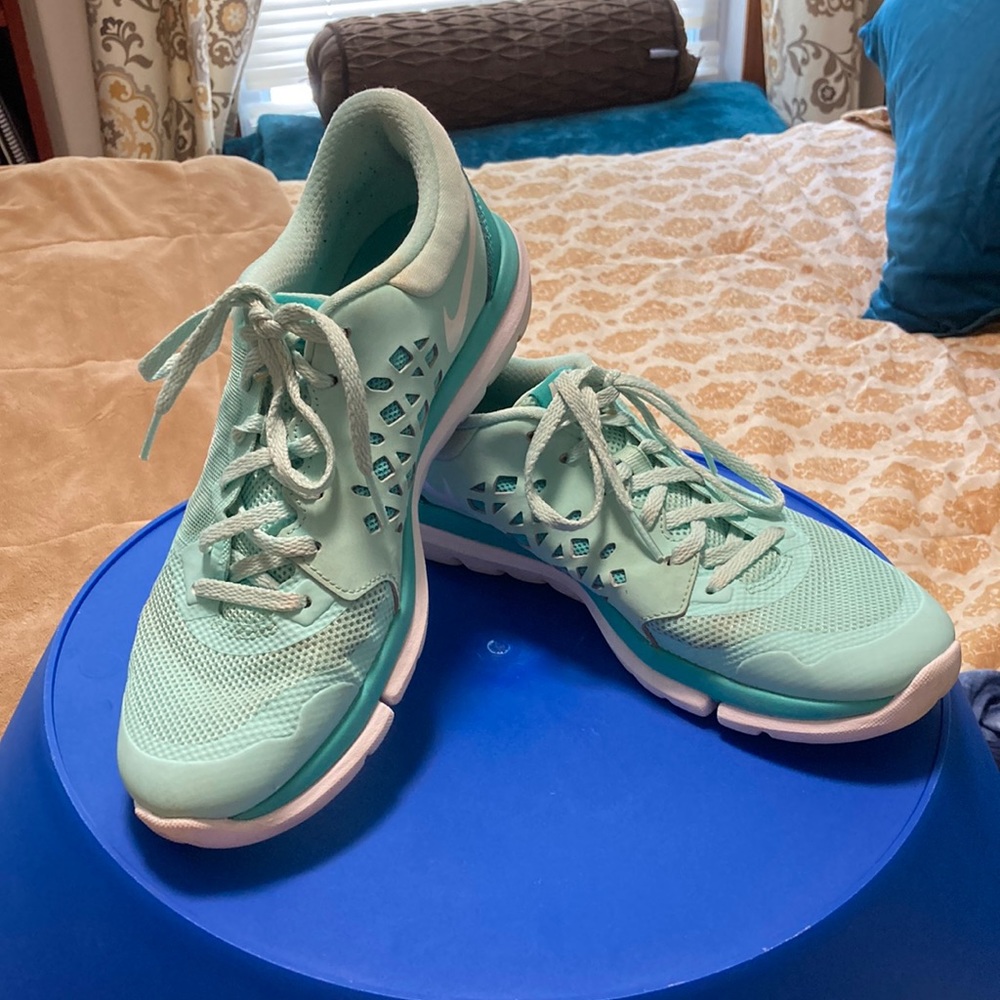 Nike Flex Run turquoise blue lightweight running shoes Women's 7.5